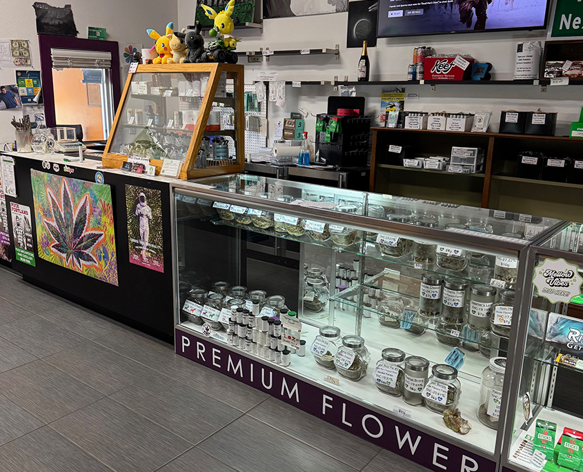 MC Spectrum Cannabis Dispensary products case and counter MC Spectrum Cannabis Dispensary products case and counter
